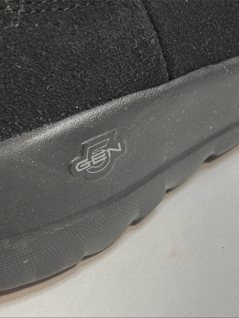Skechers On The Go Joy Snow Bunny Boots Womens Sz 7.5 Black Gen 5 EUC